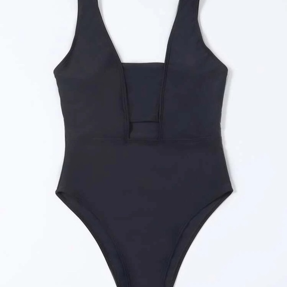 WOMENS solid cut out one piece swim suit - Picture 2 of 8